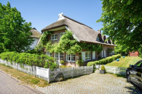 5 Sterne Reetdachhaus Wildröschen in Zirkow